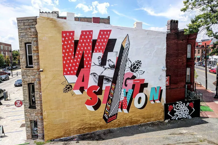 Bức tranh tường Washington của No Kings Collective với các biểu tượng của DC tại Shaw