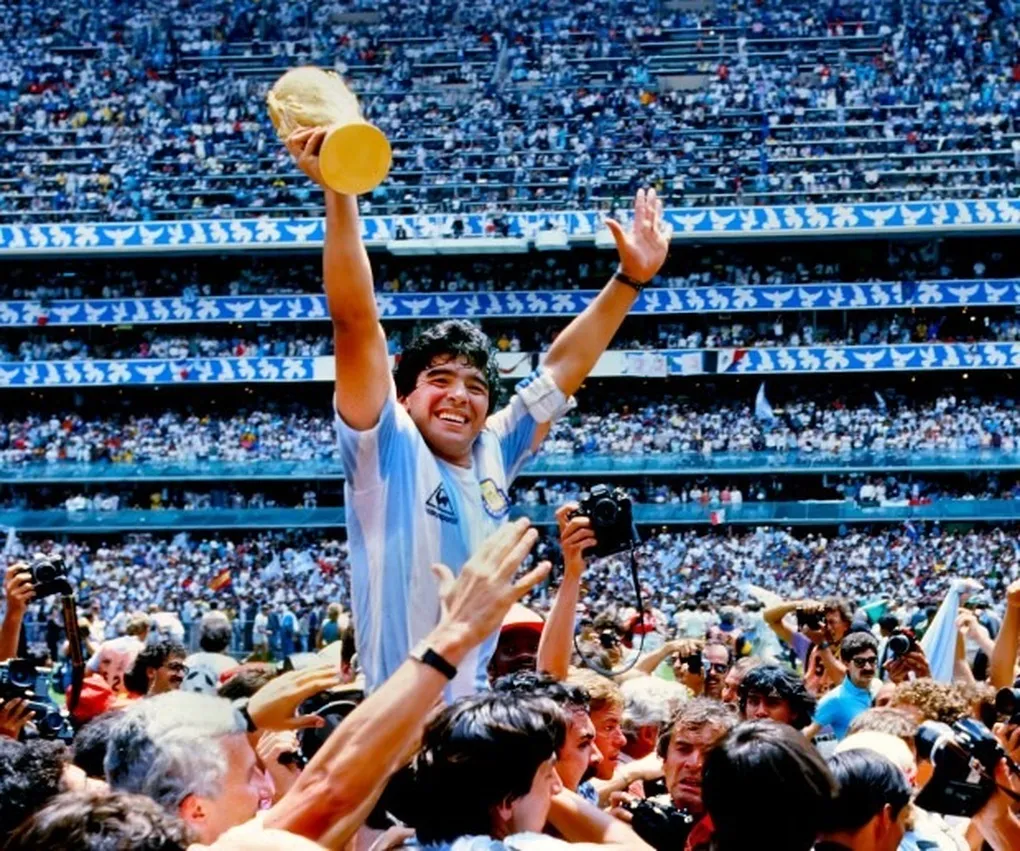 Diego Maradona, huyền thoại Argentina, được Modric ngưỡng mộ