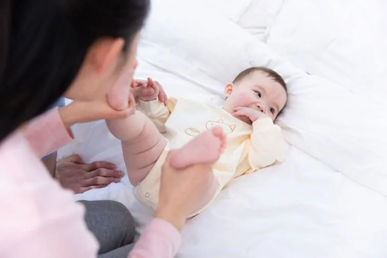 Thời gian biểu Easy 2-3-4 phù hợp cho trẻ 7-10 tháng, giảm giấc ngủ ngày