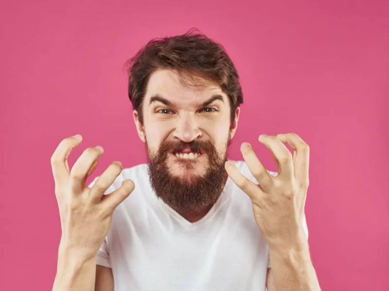 Tác hại tâm lý: người nghiện game biểu hiện cáu gắt, dễ nổi nóng