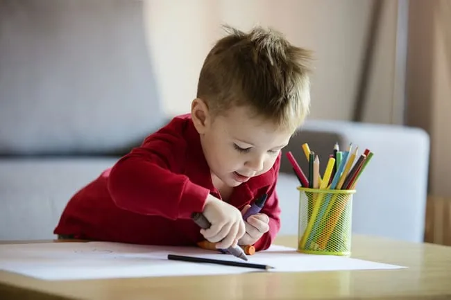 Chọn tranh tô màu theo chủ đề bé trai yêu thích