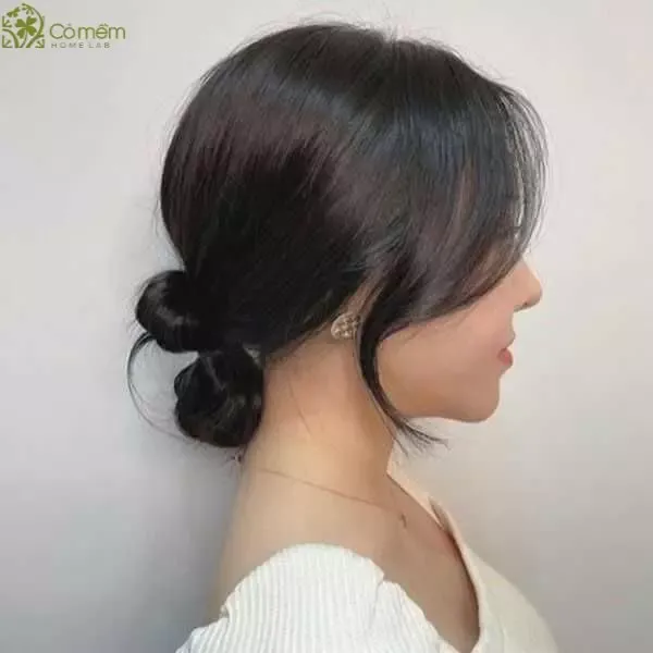 Búi tóc thấp tự nhiên hoặc gọn gàng