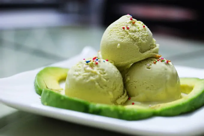 Ly kem bơ sánh mịn, hấp dẫn làm tại nhà theo công thức đơn giản