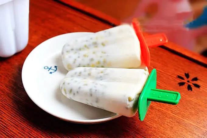 Kem đậu xanh tự làm trong khuôn que, món quà vặt yêu thích tuổi thơ