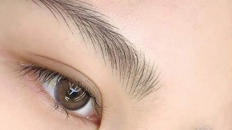 Cách chăm sóc chân mày đúng cách sau khi điêu khắc để lên màu đẹp