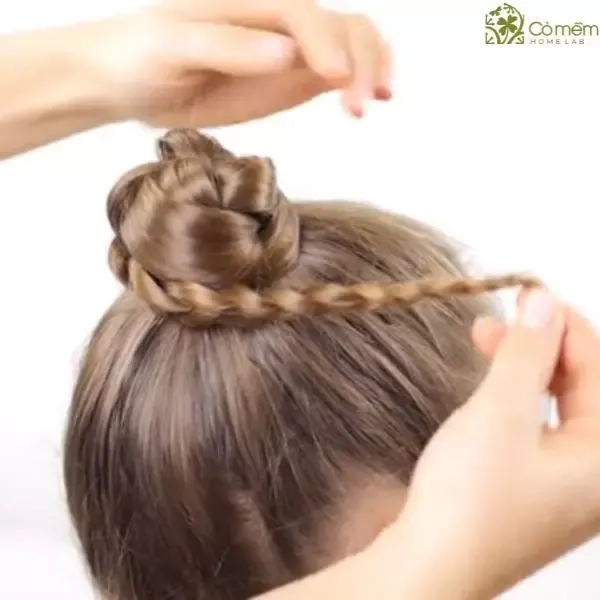 Búi tóc cao kết hợp tết tóc