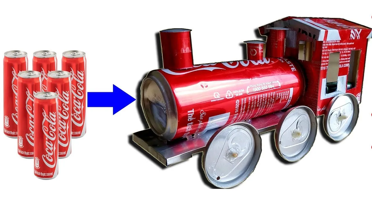 Tàu hỏa làm bằng lon coca đòi hỏi sự khéo léo.