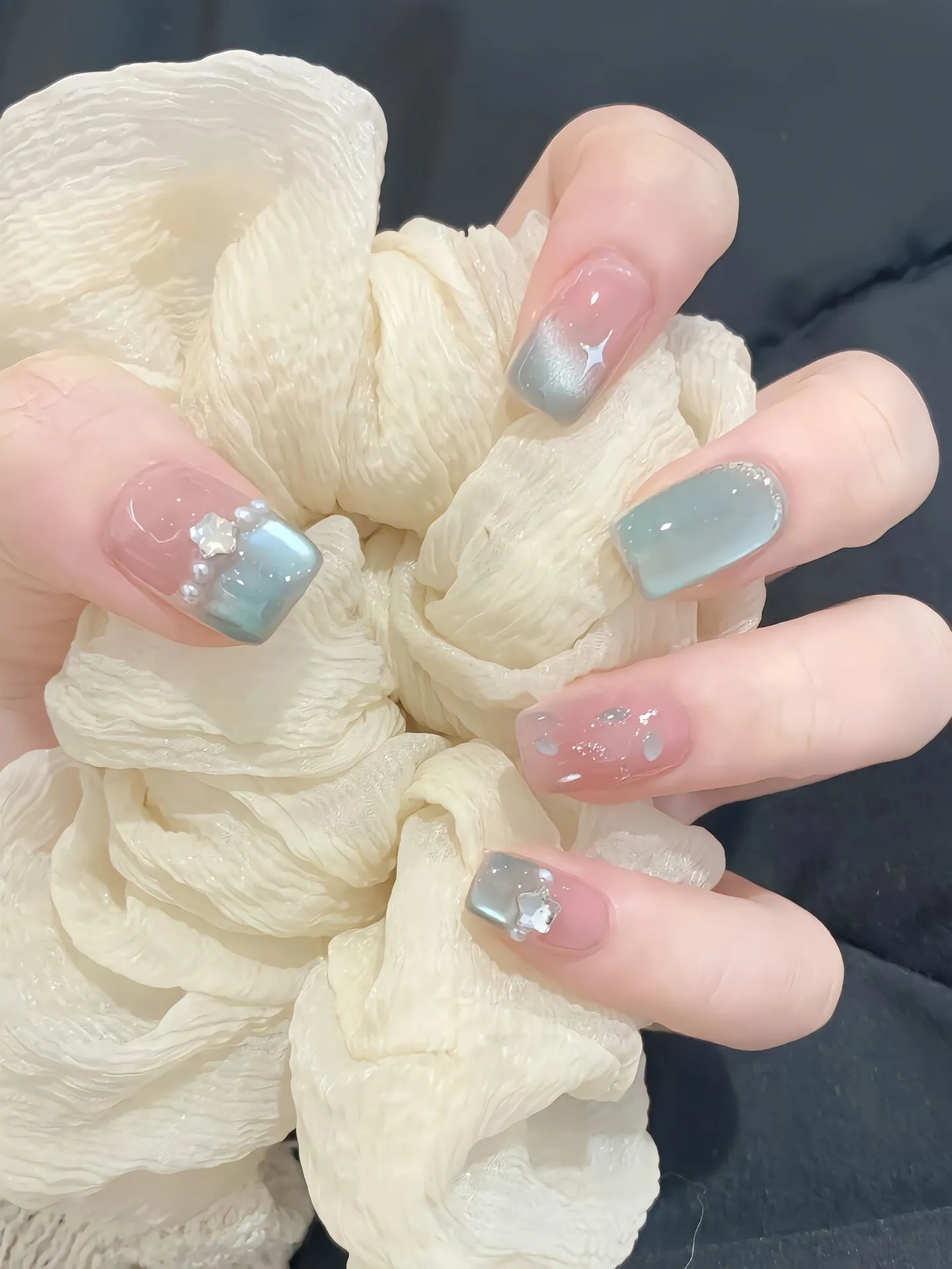 Mẫu nail thạch xanh dương tươi mới