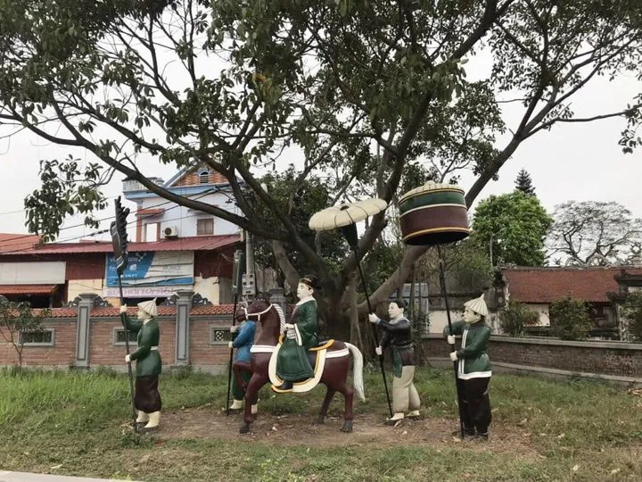Bức tranh Vinh Quy Bái Tổ chi tiết cảnh đoàn rước