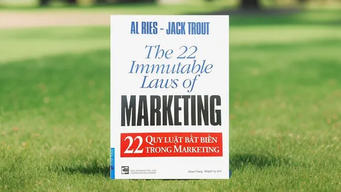 Bìa sách 22 quy luật bất biến trong Marketing