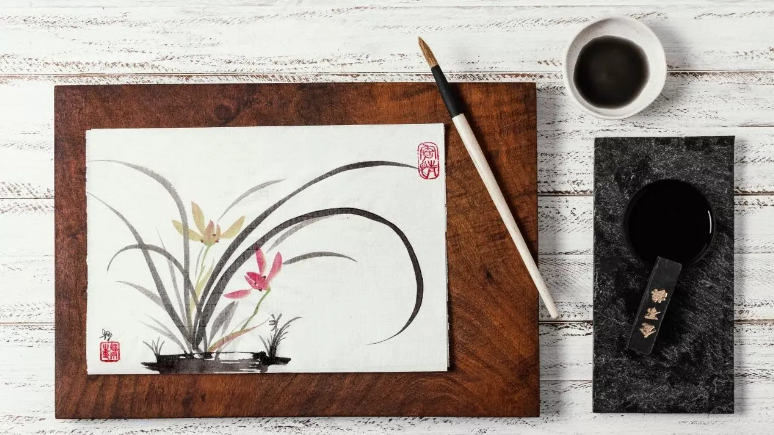 Các dụng cụ vẽ tranh cơ bản cho người mới bắt đầu: giấy, bút lông, mực, nghiên mực